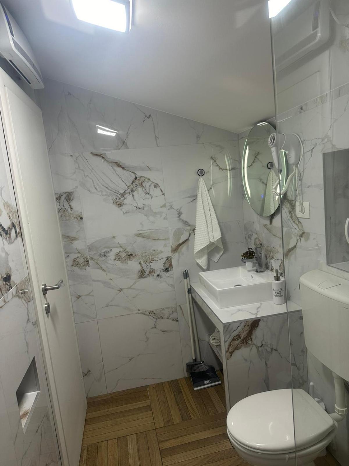 Apartmani Emily & Jully Niksic Exterior photo
