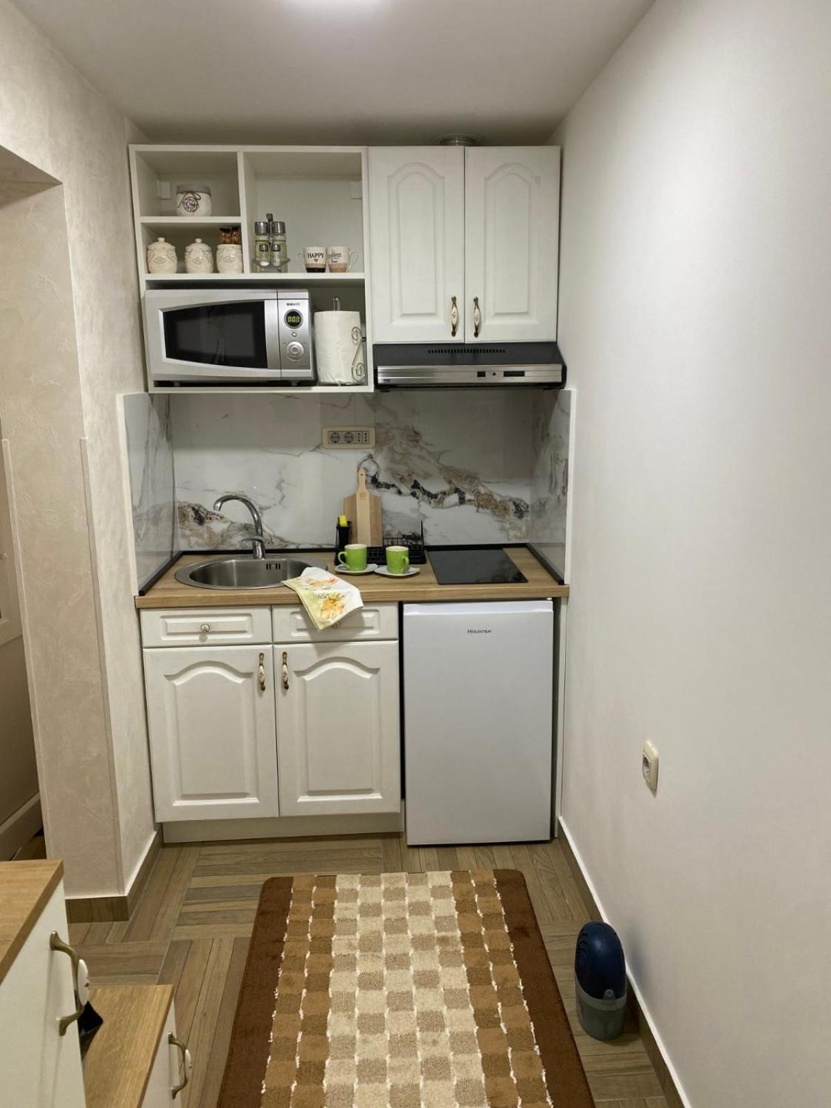 Apartmani Emily & Jully Niksic Exterior photo